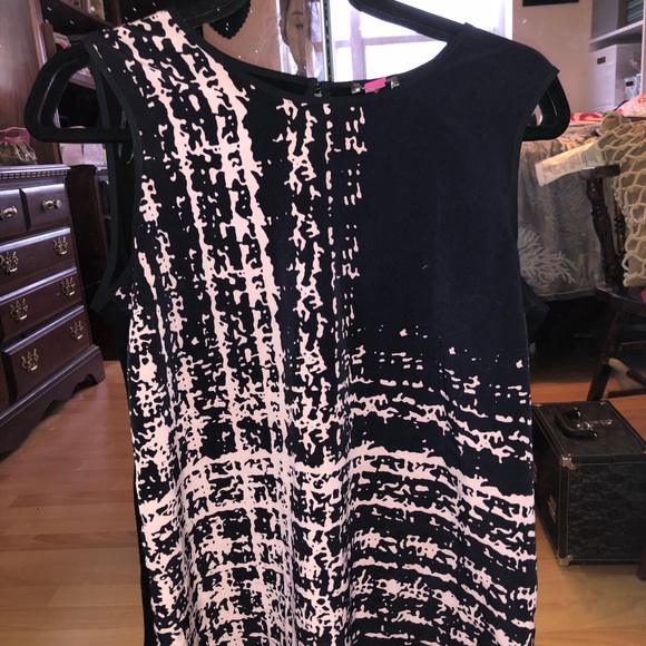 Vince Camuto sleeveless shirt - Picture 2 of 2